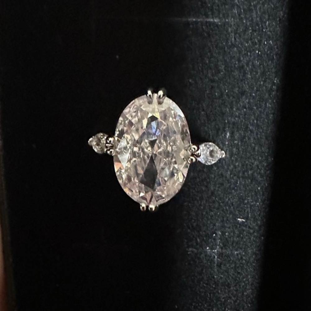 3.5 Ct tw. Oval Cut Moissanite Engagement Ring amazing sparkle